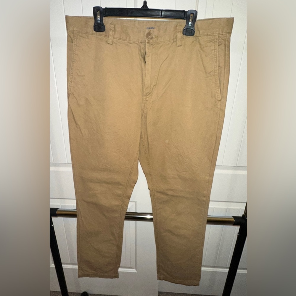 Old Navy slim fit khakis. Size 36 X 30.